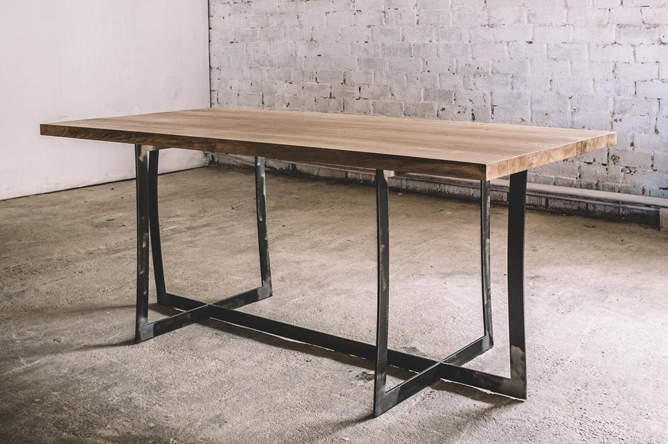 DINING TABLE 062