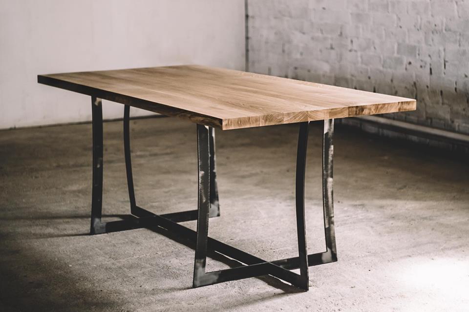 DINING TABLE 062
