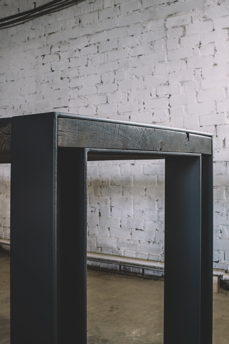 DINING TABLE 067