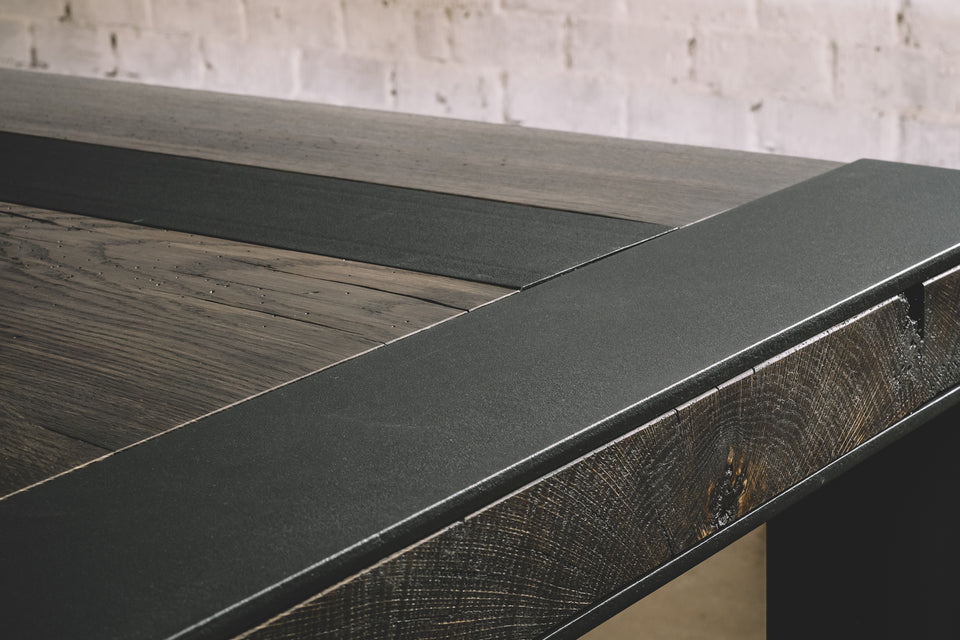 DINING TABLE 067