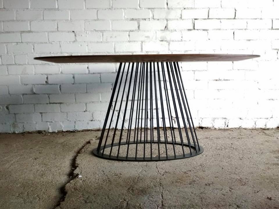 DINING TABLE 061