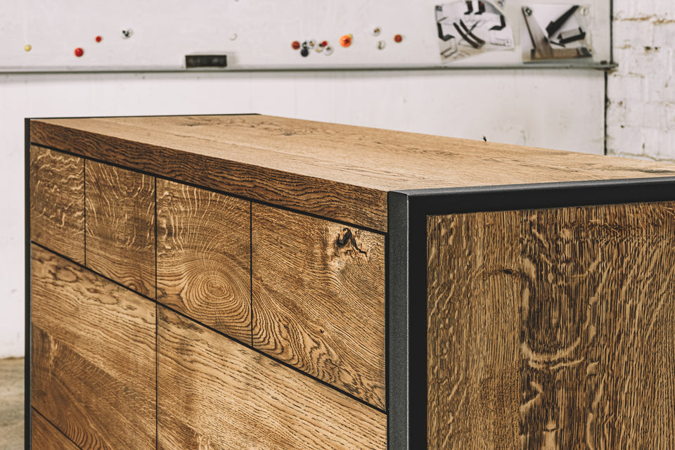 CHEST OF DRAWERS 156
