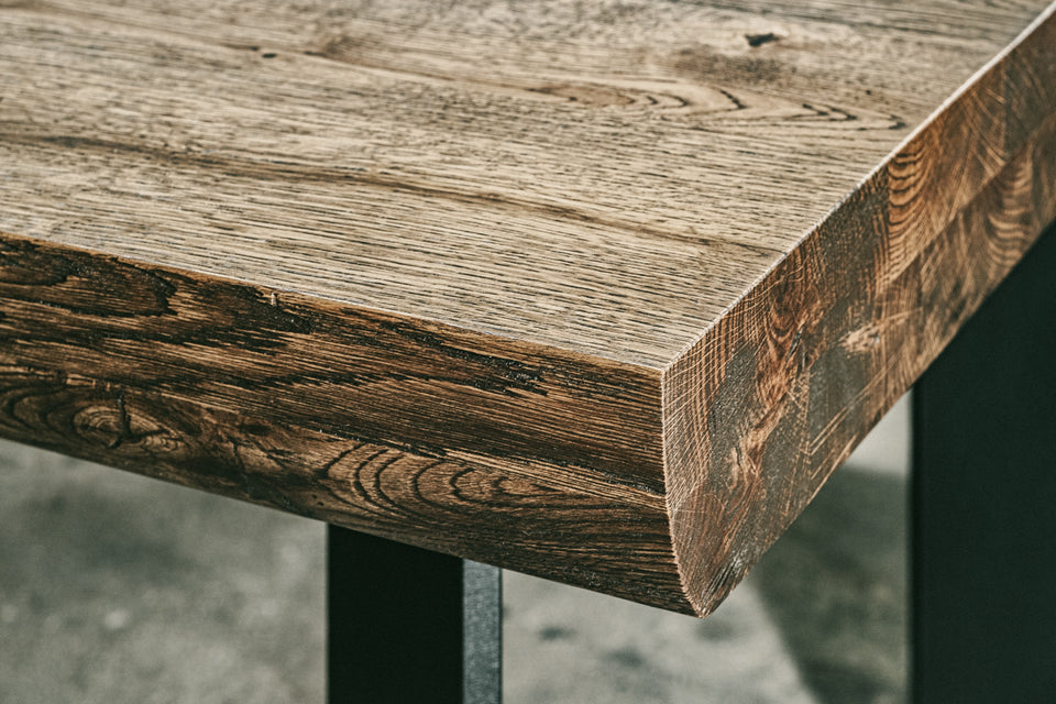 DINING TABLE 405