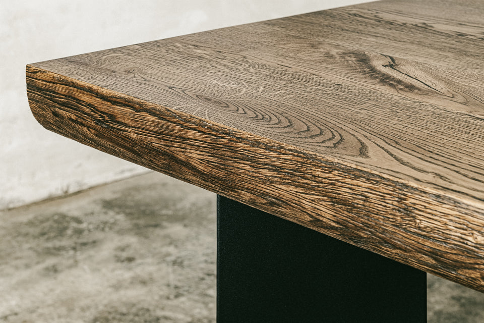 DINING TABLE 405
