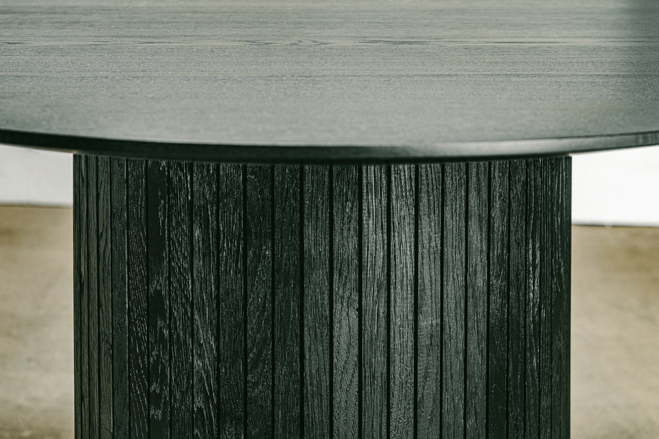 DINING TABLE 411
