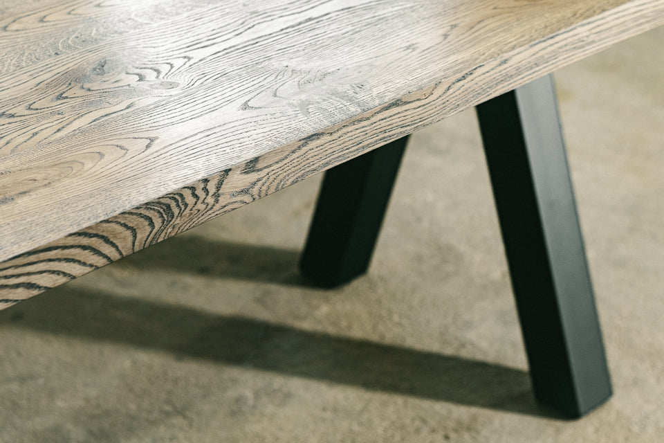 DINING TABLE 415