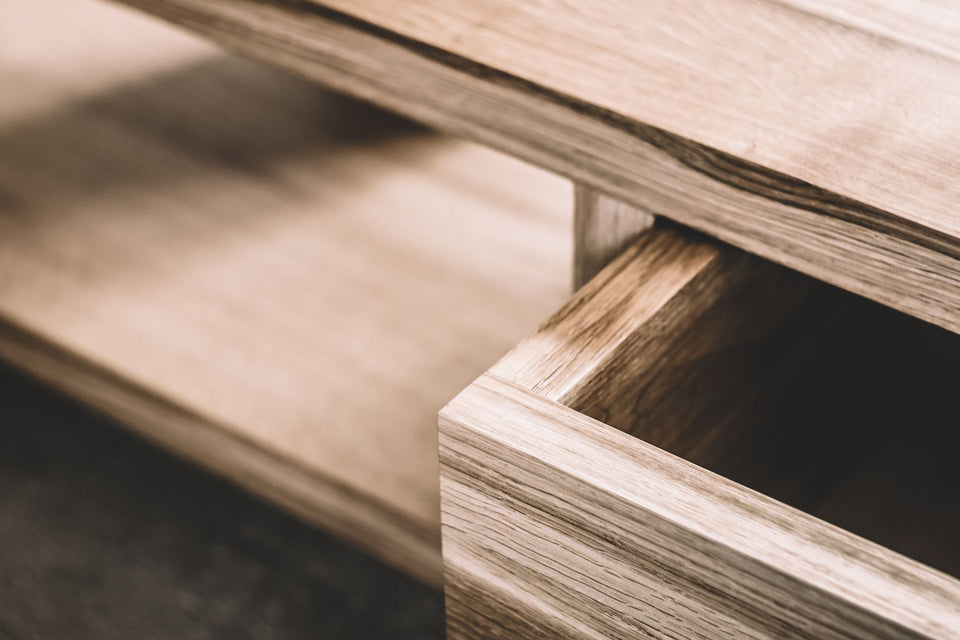 TV TABLE 094