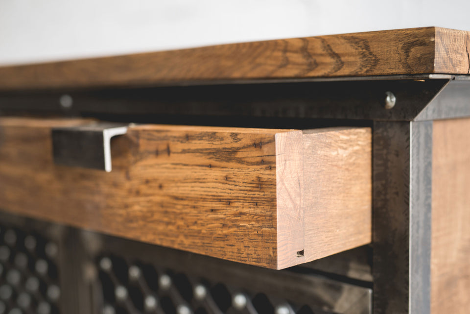 CHEST OF DRAWERS 026