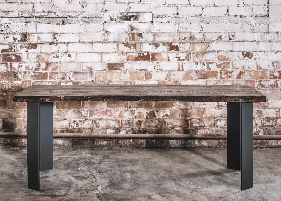 DINING TABLE 065