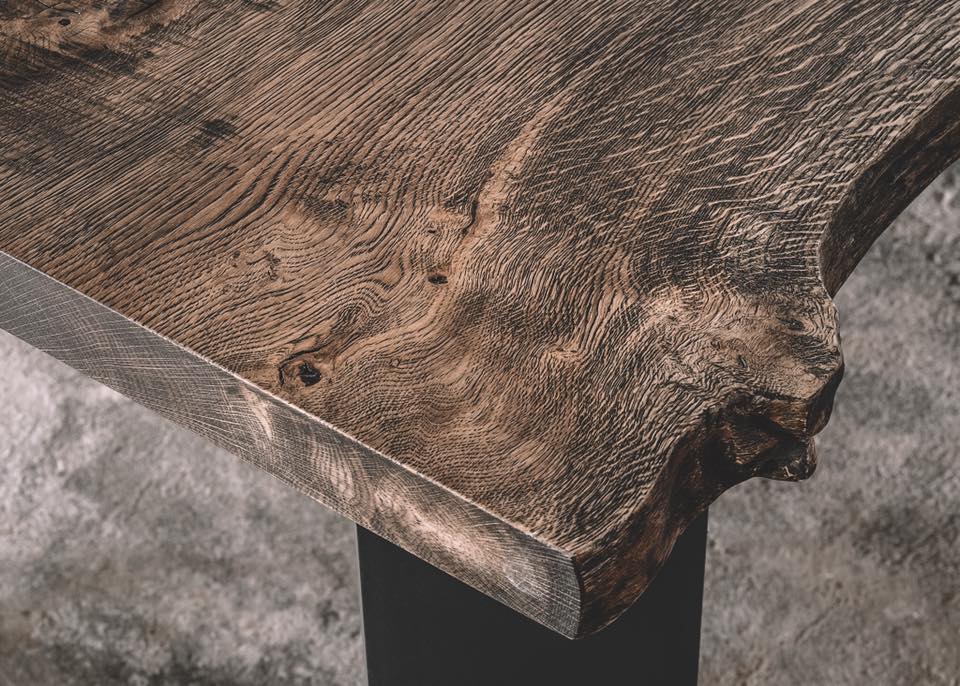 DINING TABLE 065