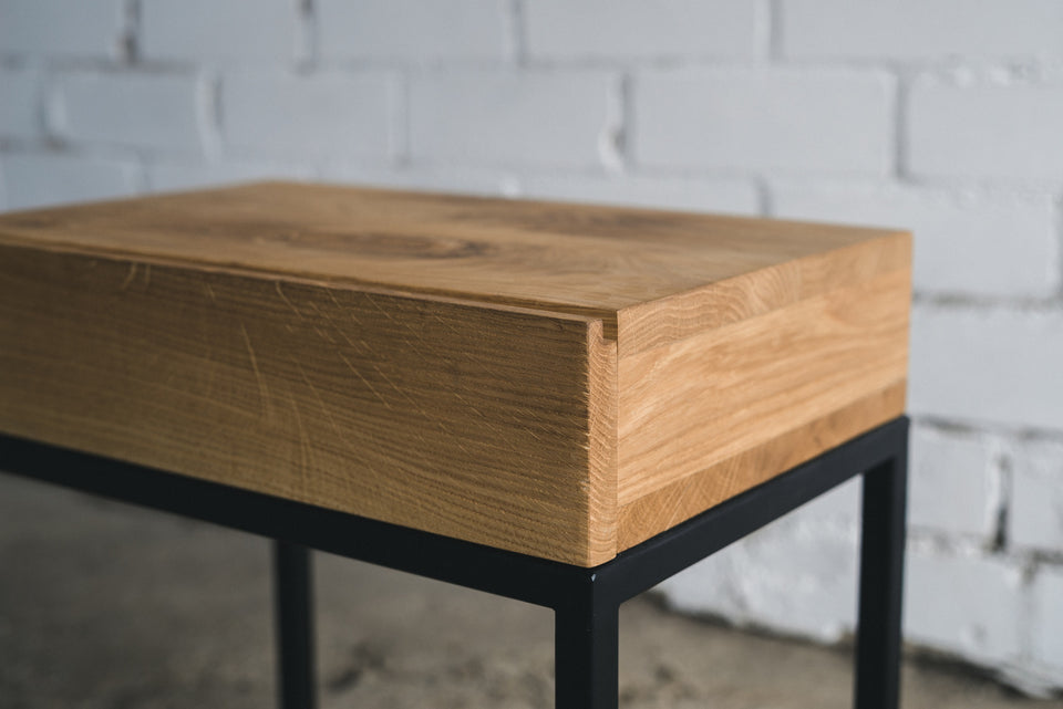 BEDSIDE TABLE 041