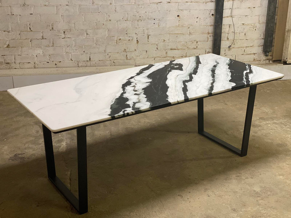 DINING TABLE 358