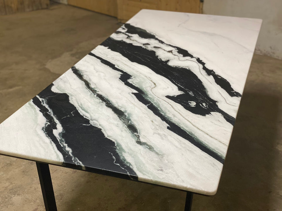DINING TABLE 358