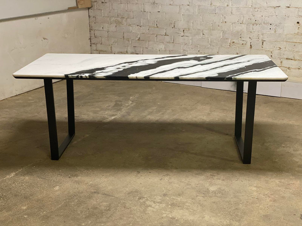 DINING TABLE 358