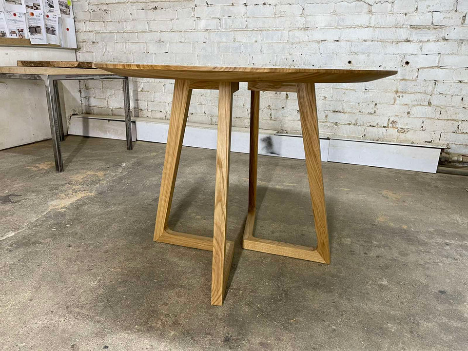 DINING TABLE 419