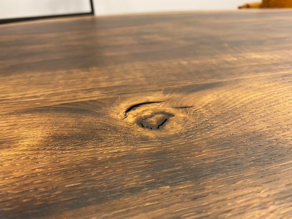 DINING TABLE 440