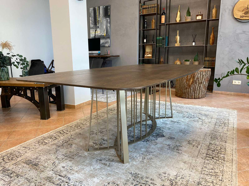 DINING TABLE 444