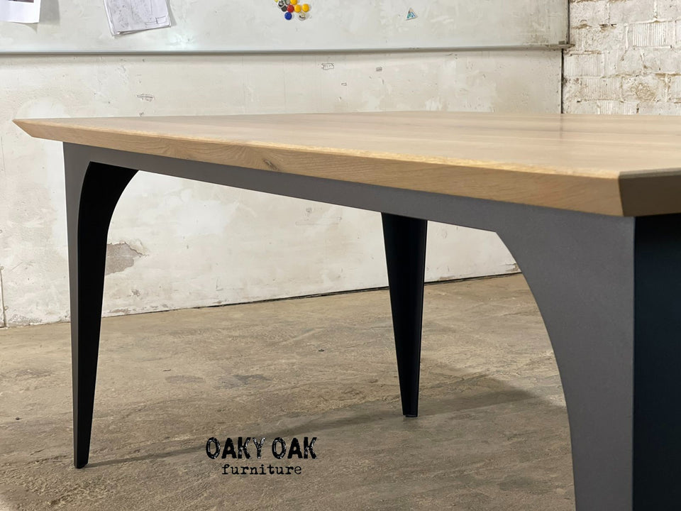 DINING TABLE 460