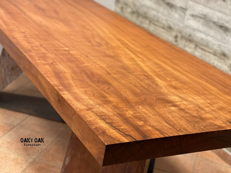 DINING TABLE 466