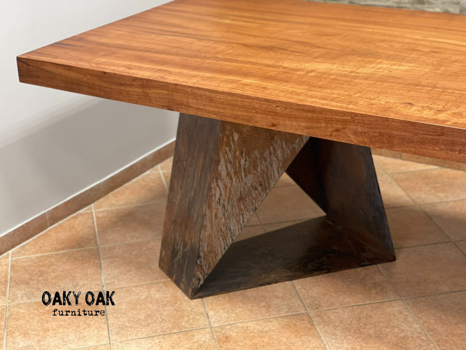 DINING TABLE 466