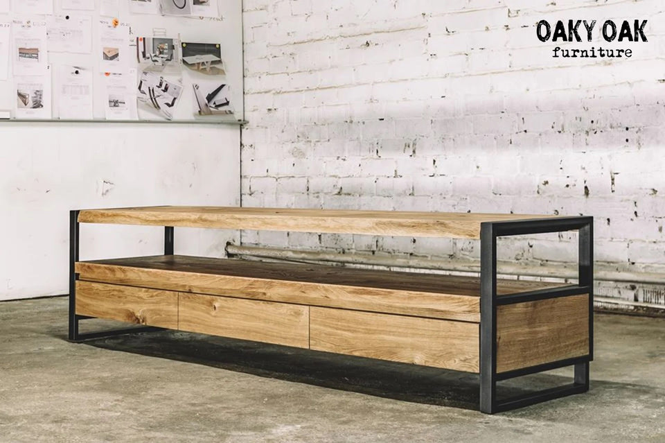 OAK MEDIA CONSOLE TABLE 857