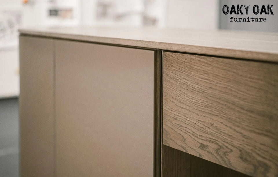 OAK CHEST OF DRAWERS 854