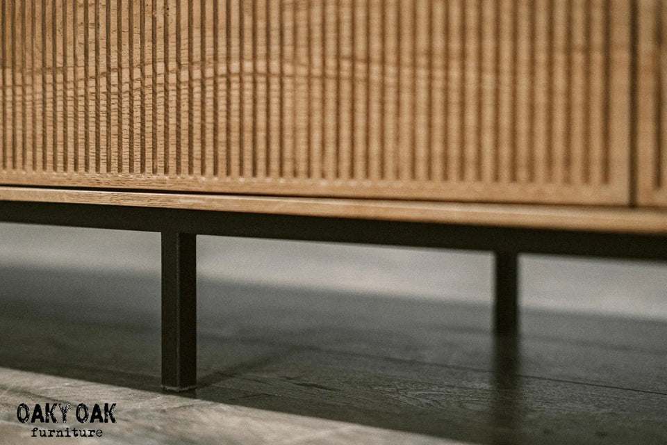 OAK TV TABLE 858