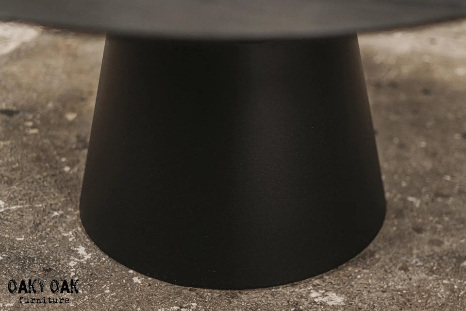 ROUND OAK COFFEE TABLE 888