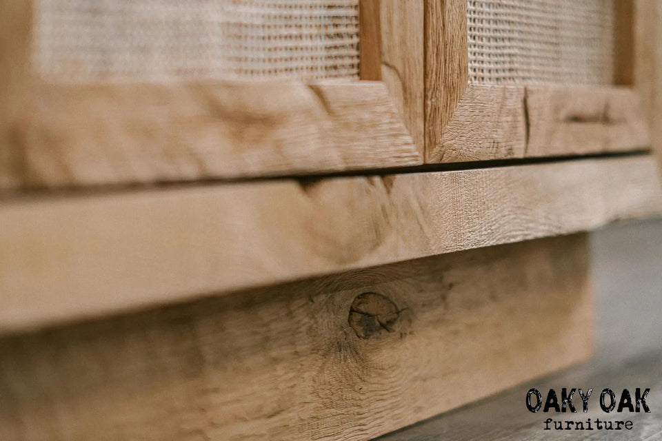 OAK CHEST OF DRAWERS 855