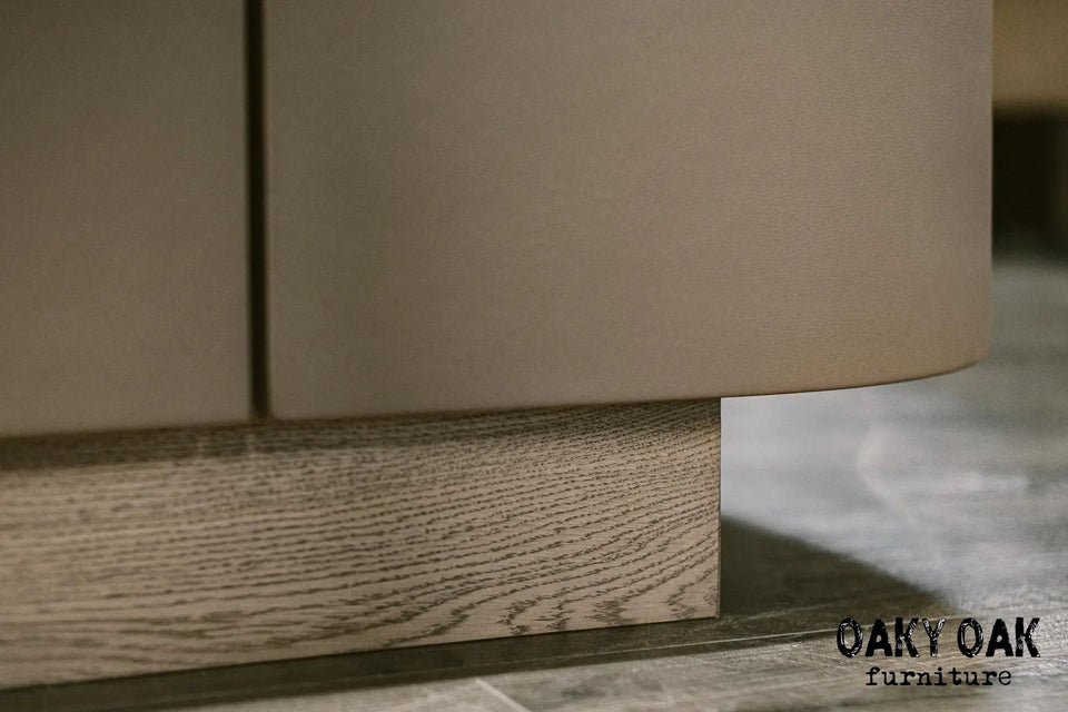 OAK CHEST OF DRAWERS 854