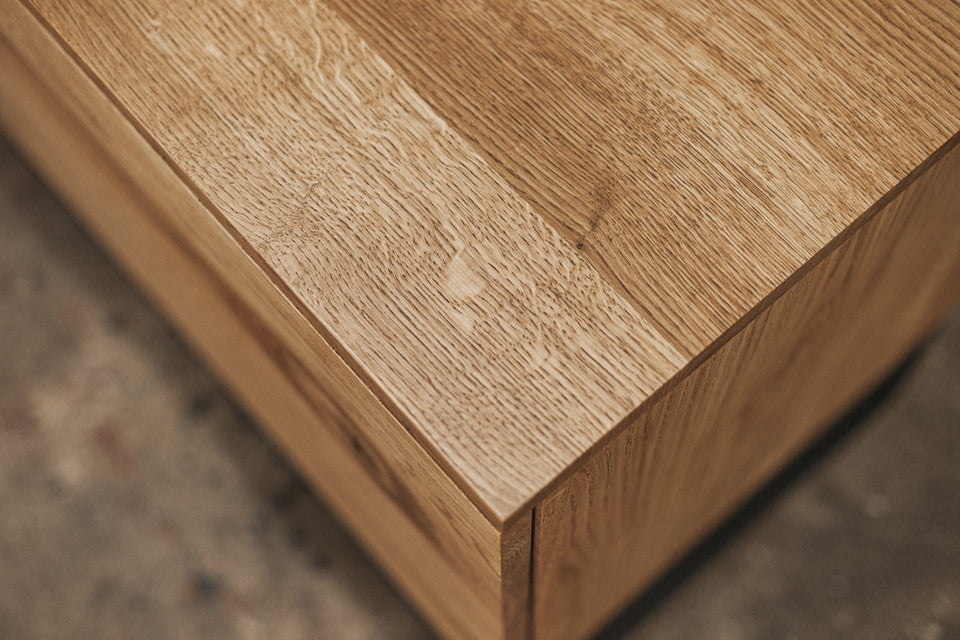 CHEST OF DRAWERS 811