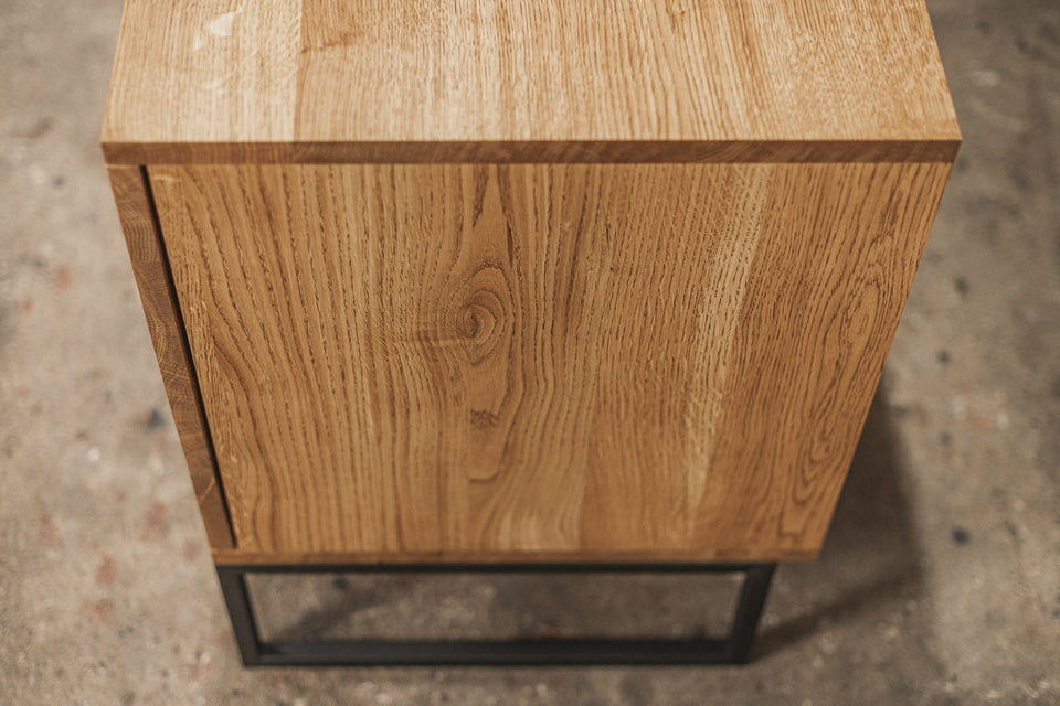 CHEST OF DRAWERS 811