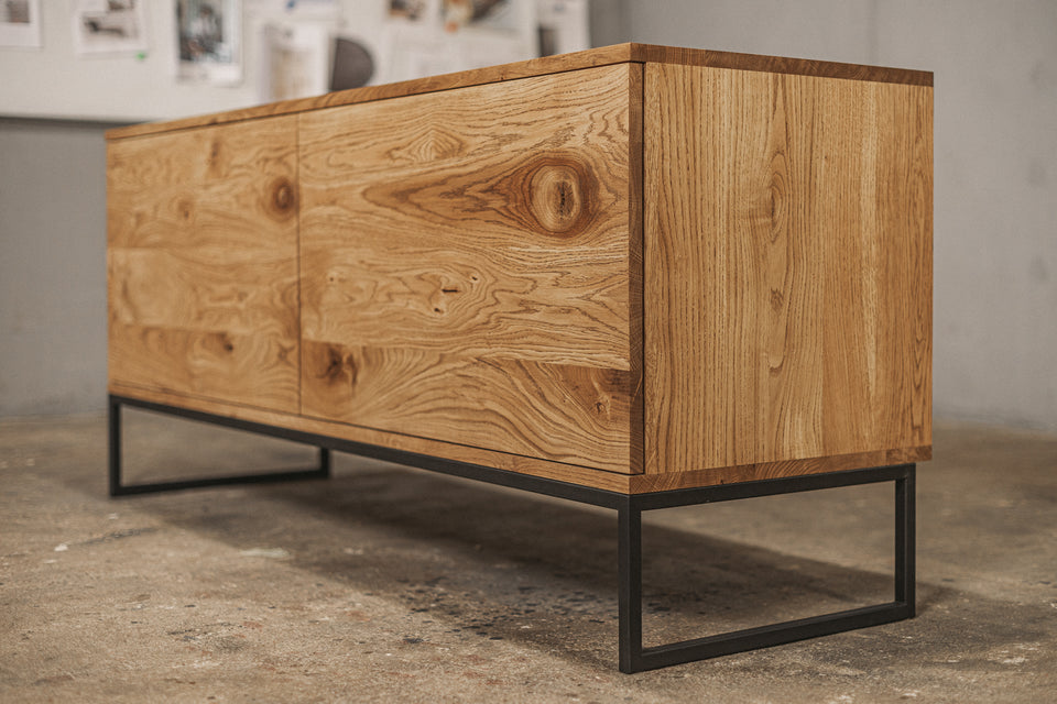 CHEST OF DRAWERS 811