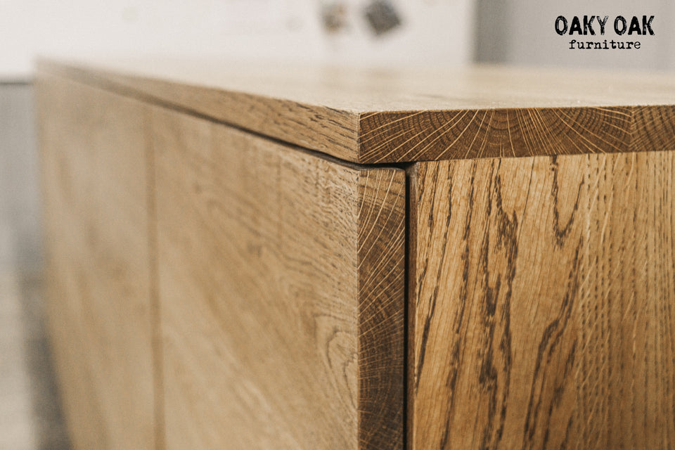 OAK CHEST OF DRAWERS 910