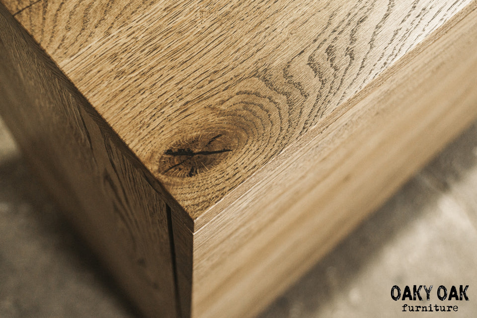 OAK CHEST OF DRAWERS 910
