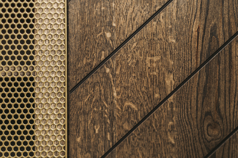 OAK SIDEBOARD WITH METAL MESH DOORS 890