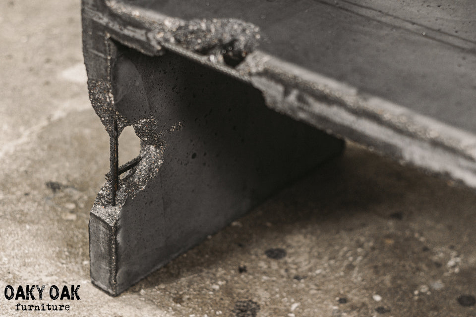 CONCRETE BEDSIDE TABLE 891