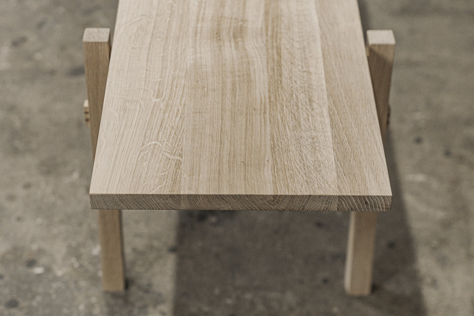 TV TABLE 819