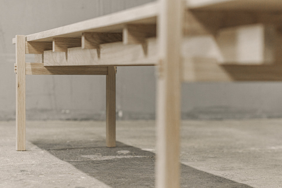 TV TABLE 819