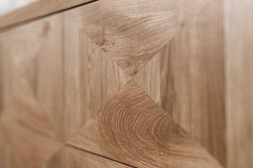 CHEST OF DRAWERS 795