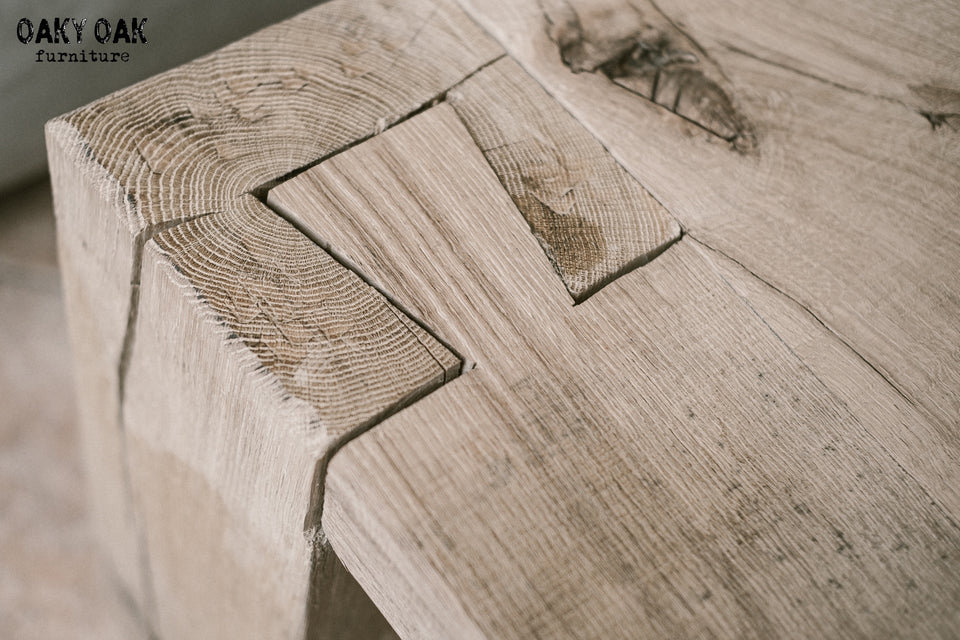 OAK COFFEE TABLE 892