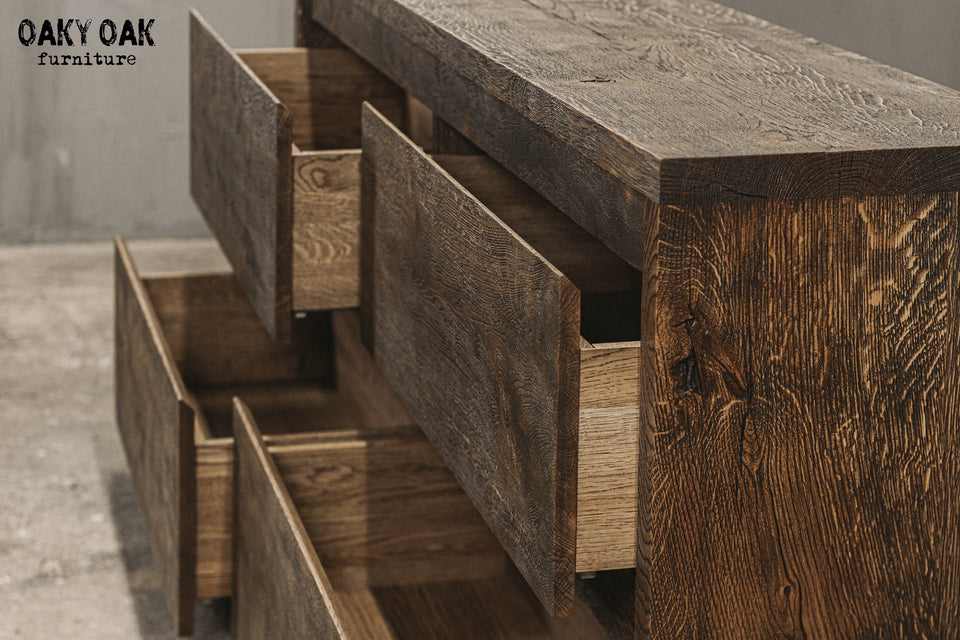 OAK CHEST DRAWERS 895