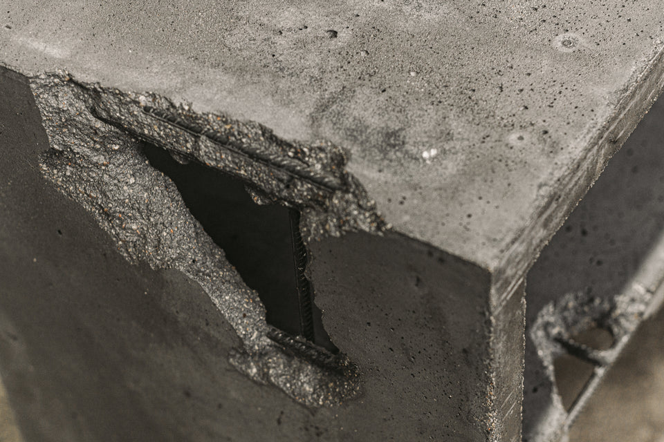 CONCRETE BEDSIDE TABLE 891