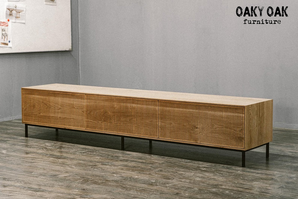 OAK TV TABLE 858
