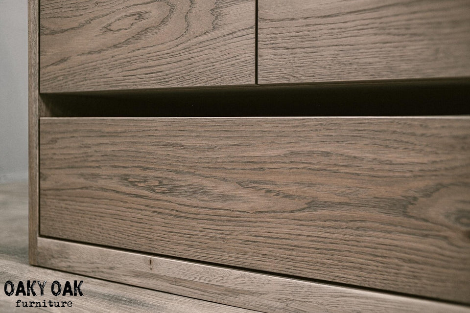 OAK CHEST OF DRAWERS 848