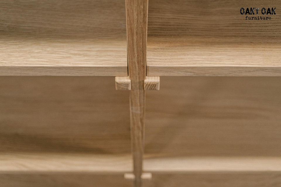 OAK SHELVING UNIT 822