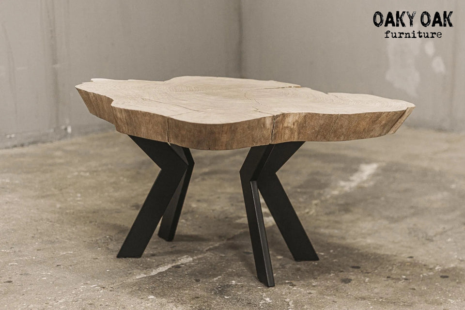 OAK COFFEE TABLE 824