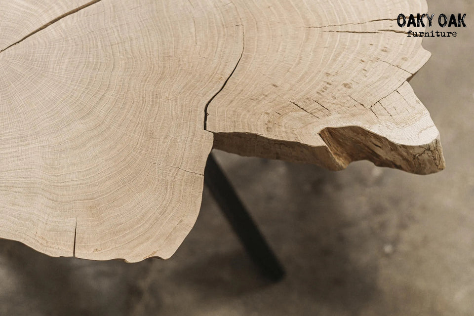 OAK COFFEE TABLE 824