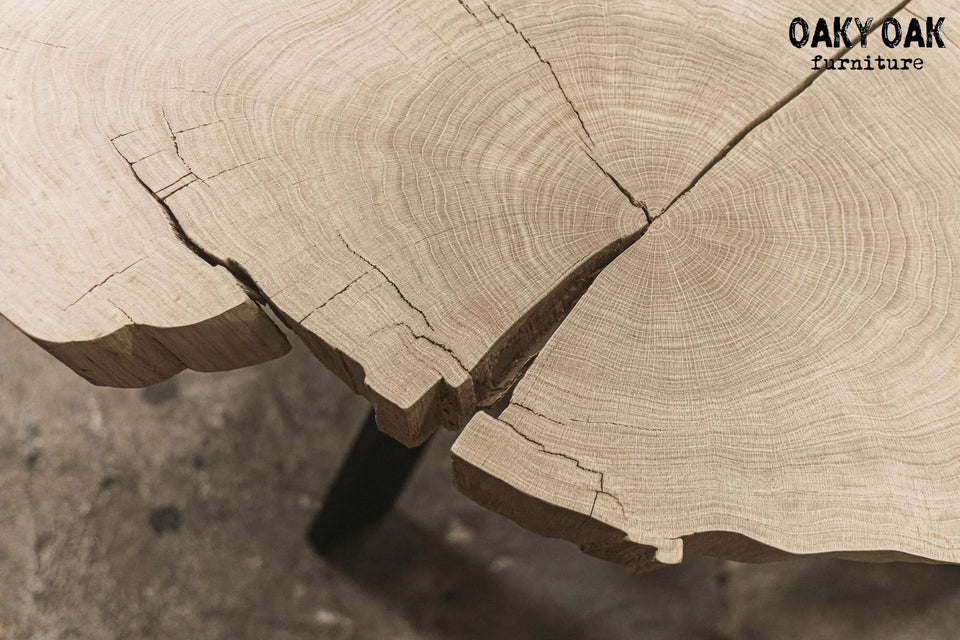 OAK COFFEE TABLE 824