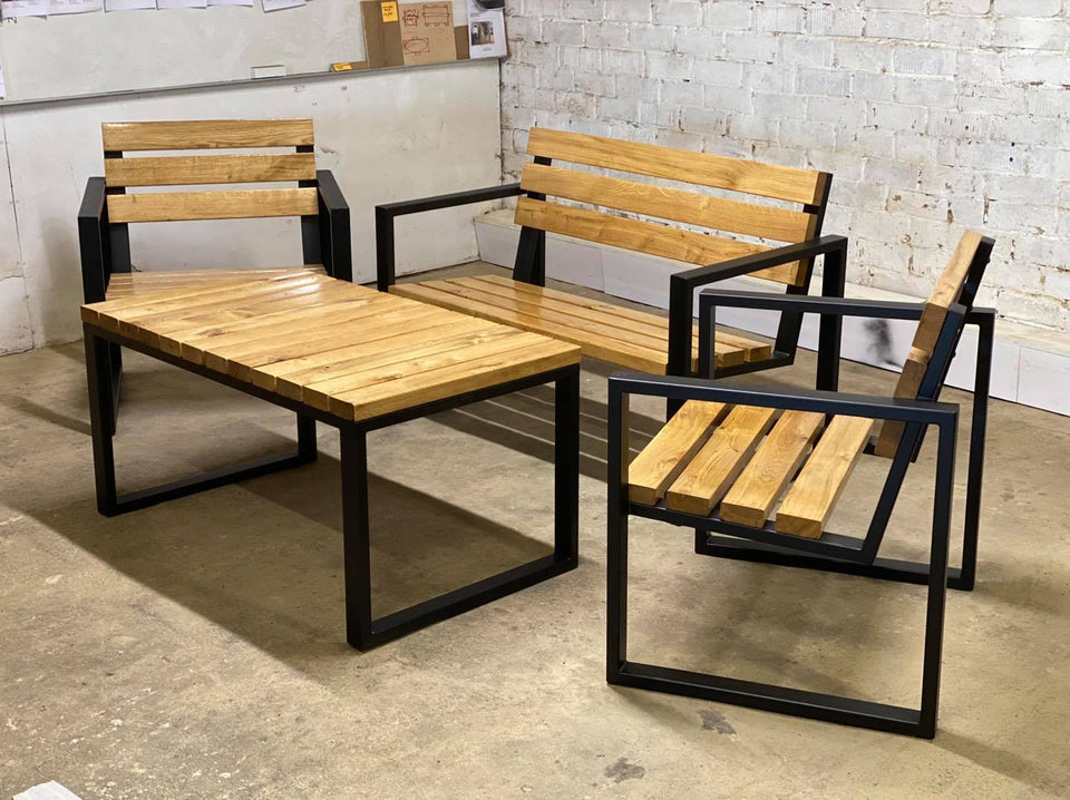 OUTDOOR TABLE AND BENCHES 267